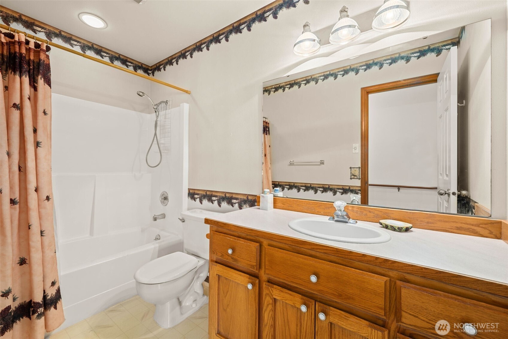 706 N Huson Property Photo 28