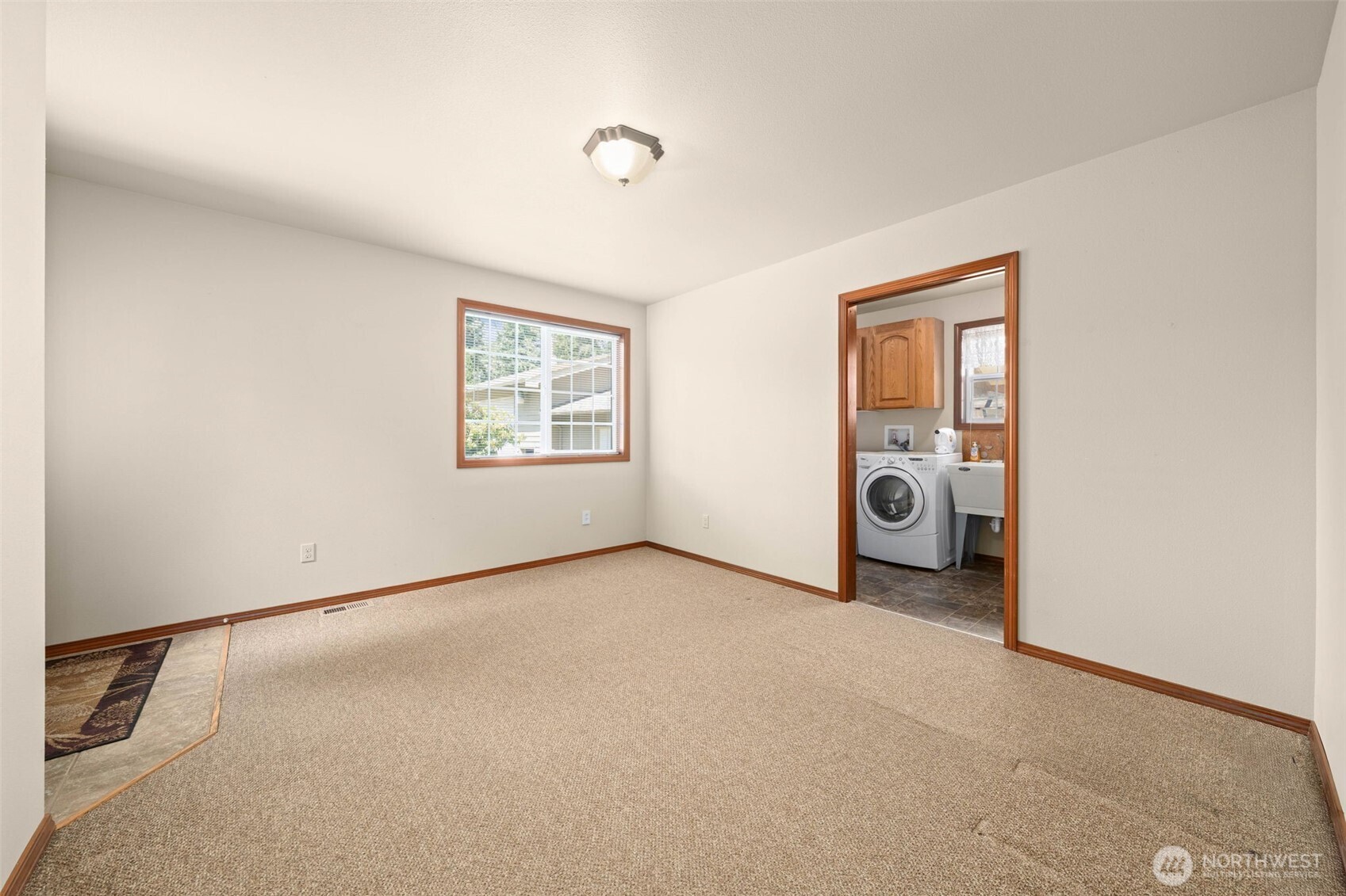 706 N Huson Property Photo 29