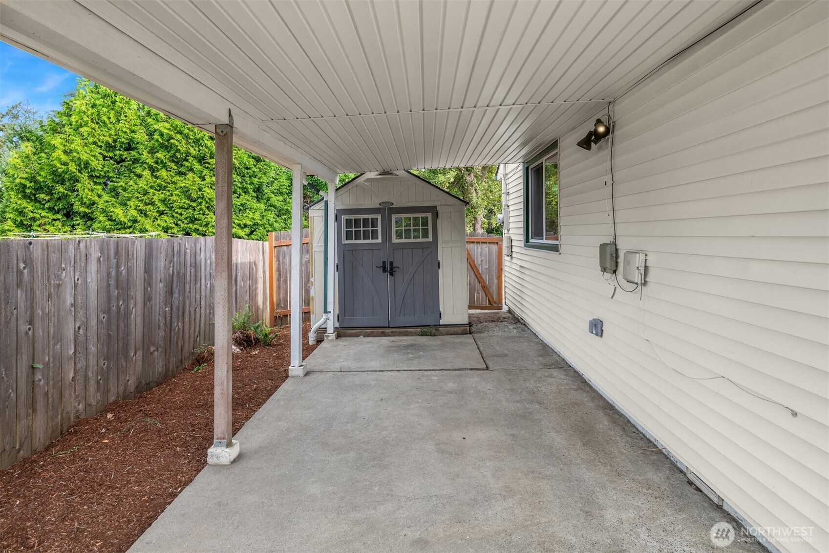 3010 S Andover Street Property Photo 5