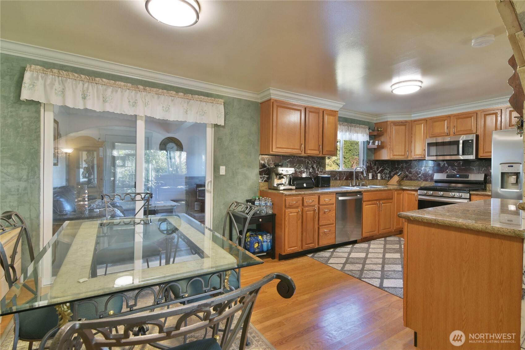 23116 80th Place Property Photo 6