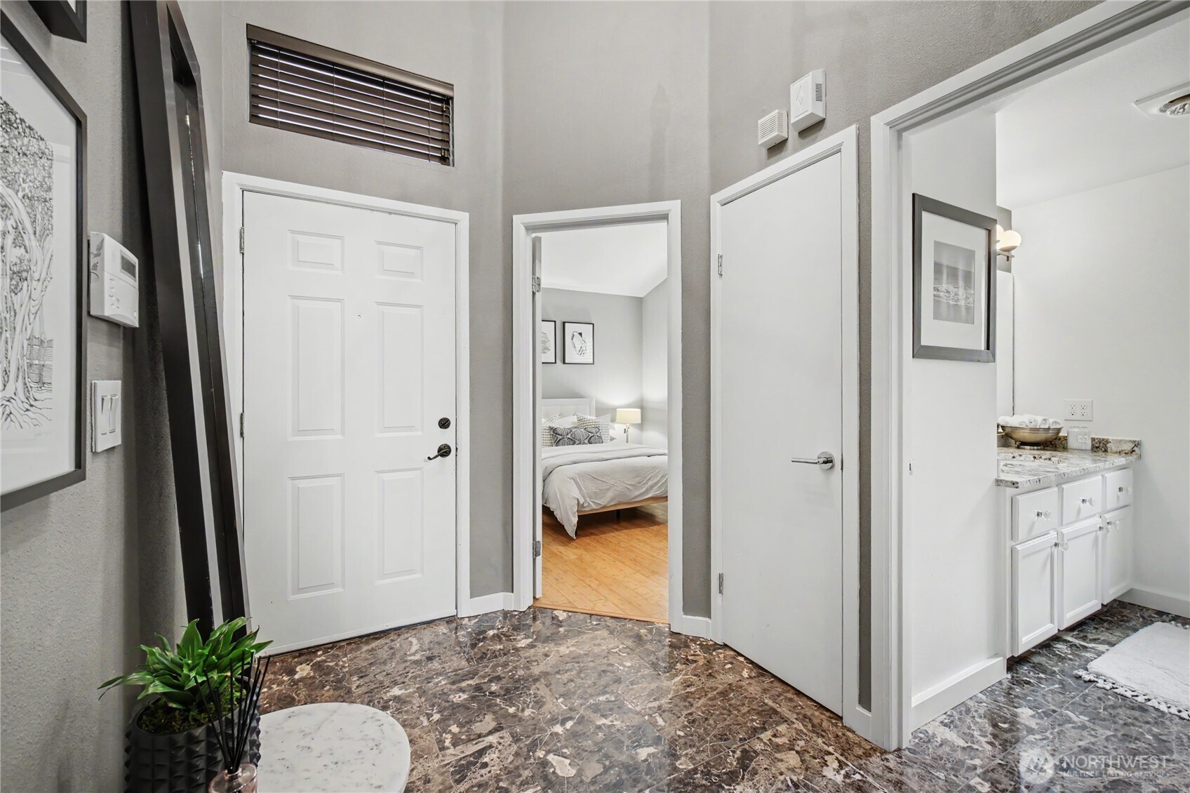 908 Hiawatha Place B Property Photo 14