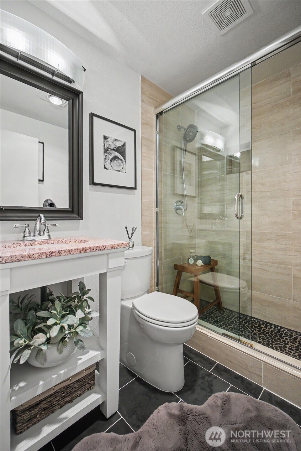 908 Hiawatha Place B Property Photo 27