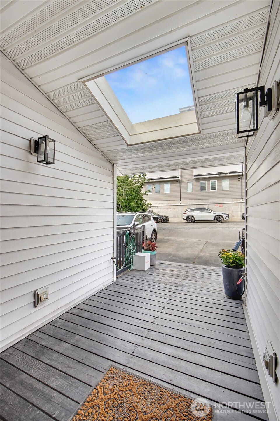908 Hiawatha Place B Property Photo 31