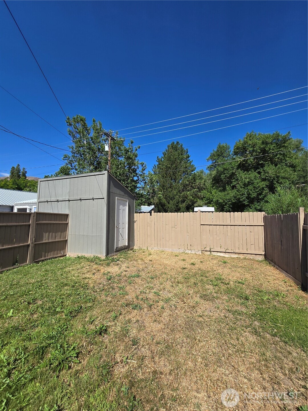 1402 Juniper Street Property Photo 6