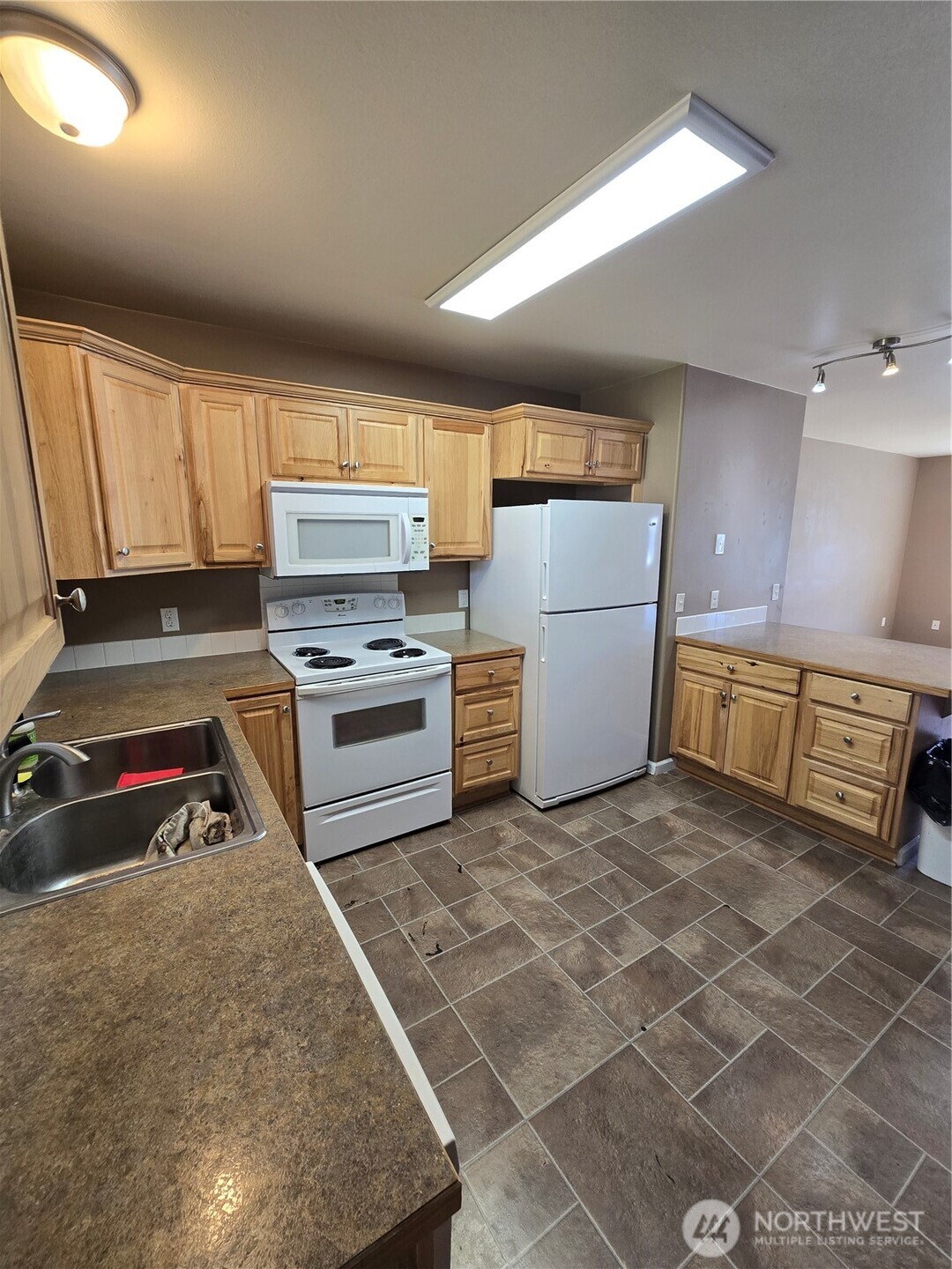 1402 Juniper Street Property Photo 9