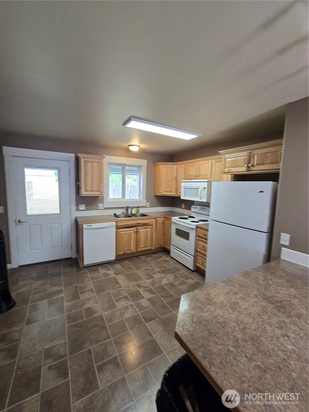 1402 Juniper Street Property Photo 10