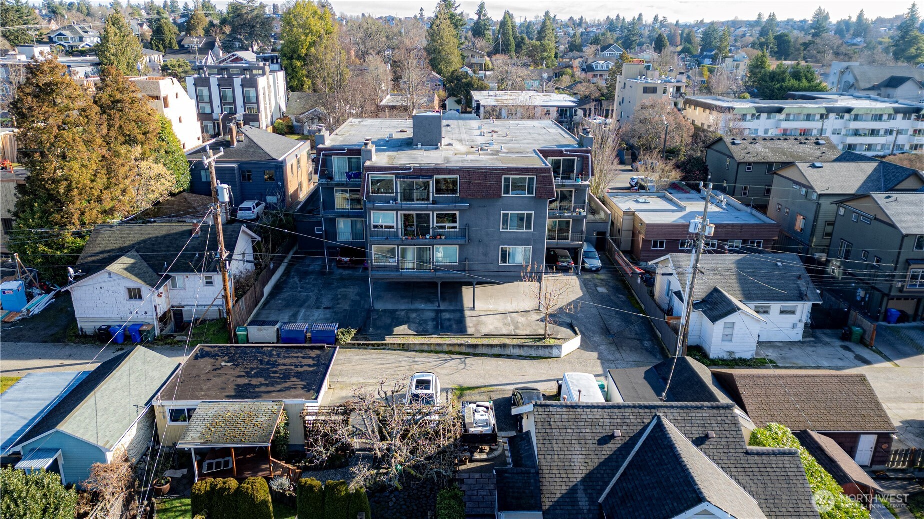 5631 California Avenue Property Photo 3