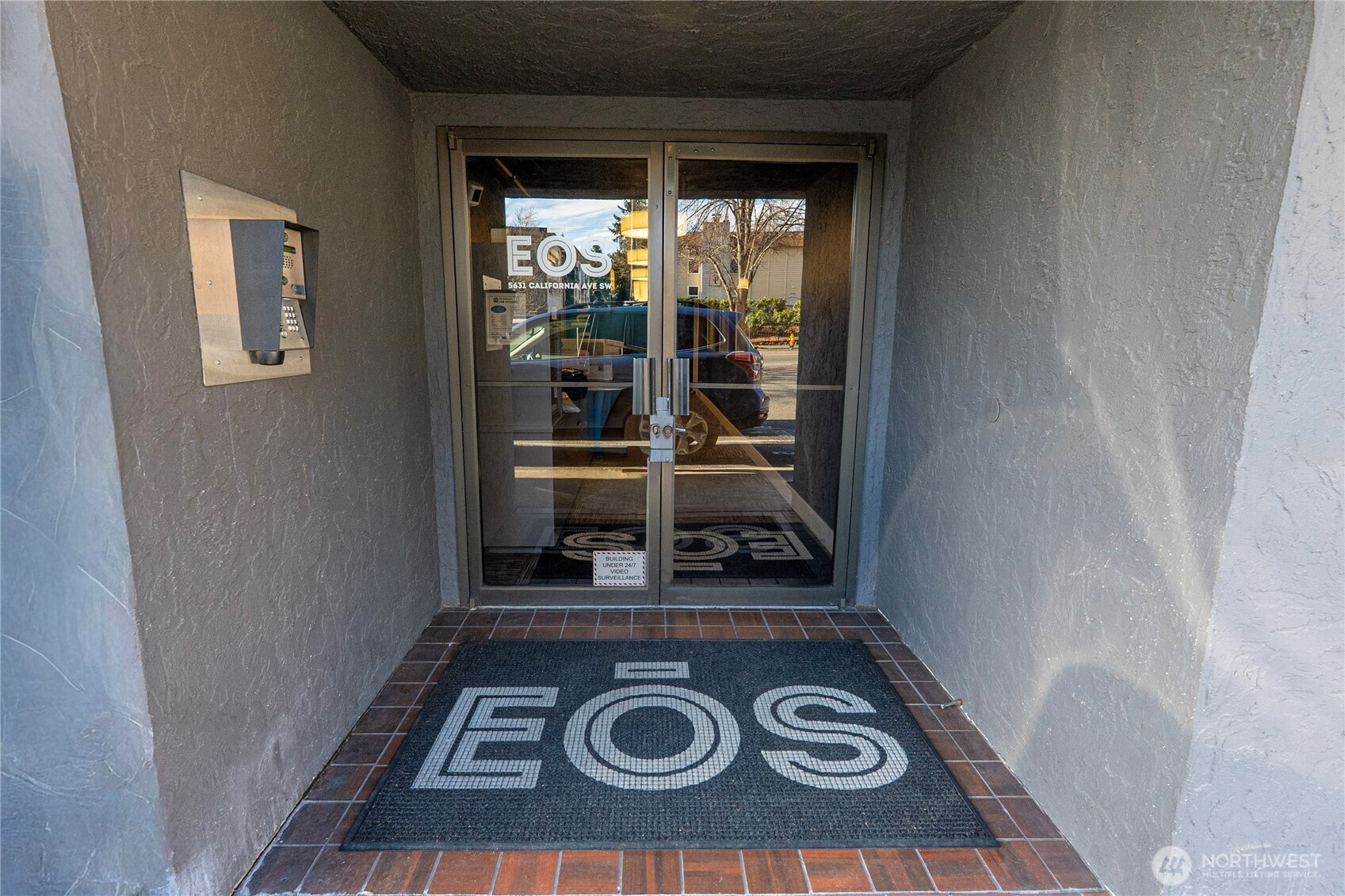 5631 California Avenue Property Photo 10