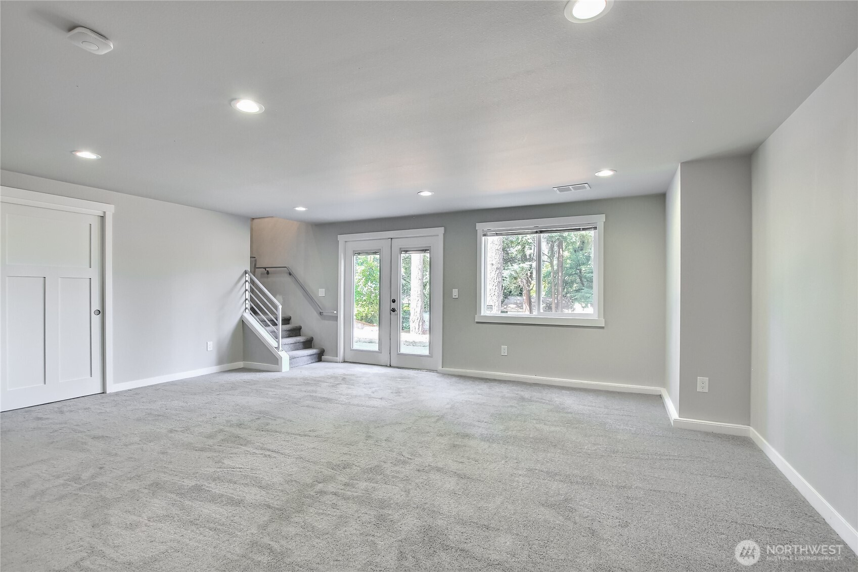 2025 Edmonds Avenue Property Photo 13