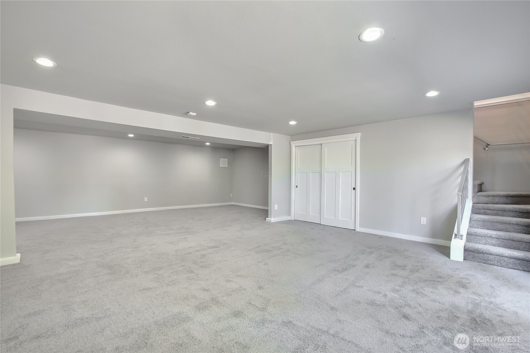 2025 Edmonds Avenue Property Photo 14