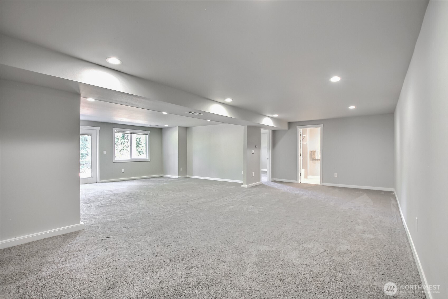2025 Edmonds Avenue Property Photo 15