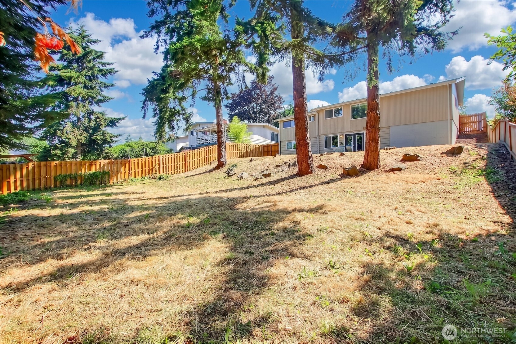 2025 Edmonds Avenue Property Photo 30