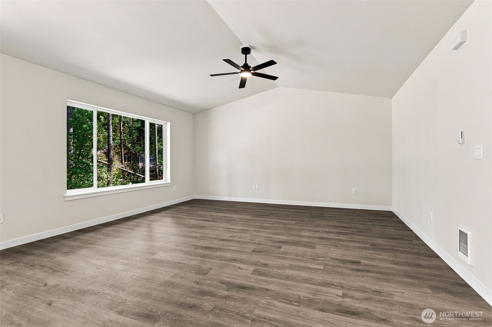 18042 Highland Court Property Photo 8