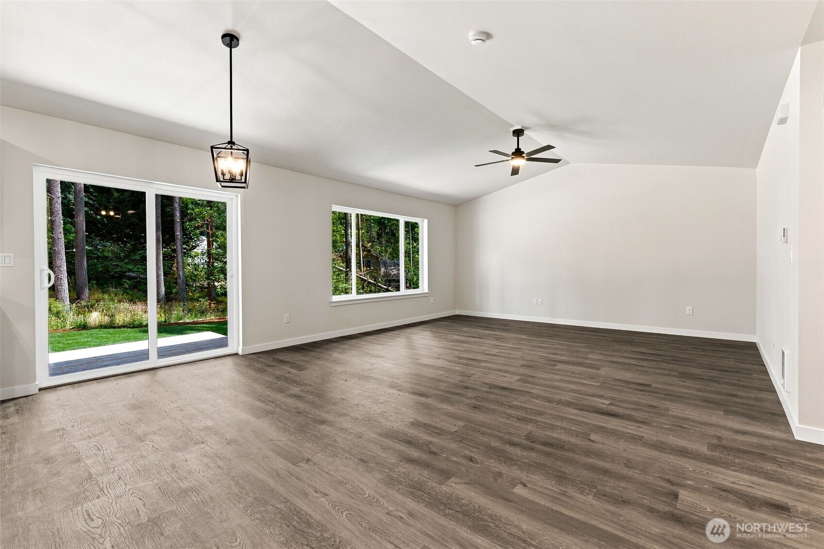 18042 Highland Court Property Photo 9