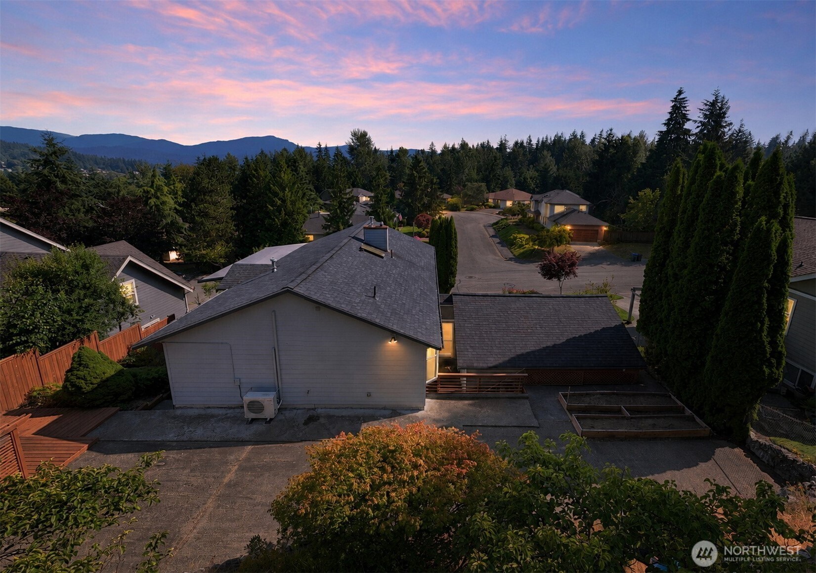 4215 Northridge Way Property Photo 4