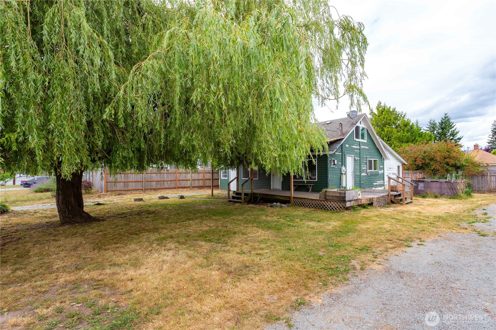 806 Pacific Street Property Photo 2
