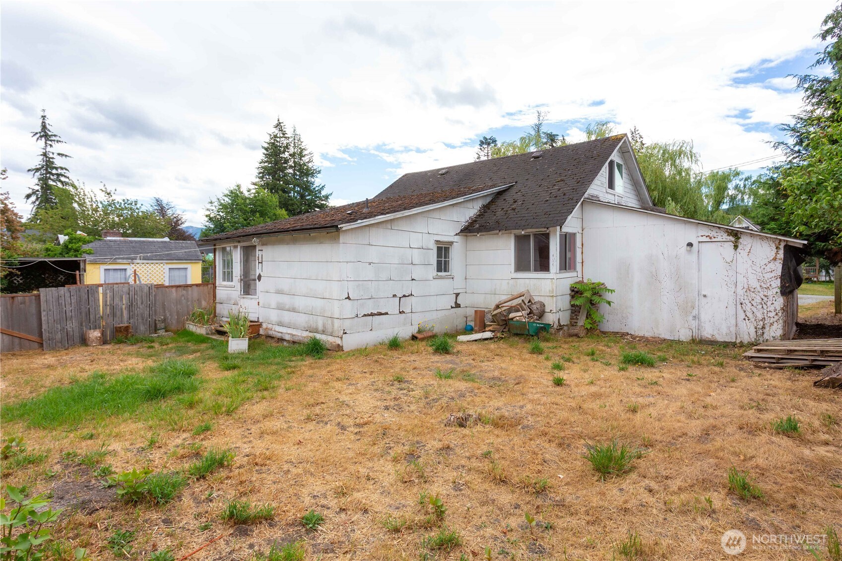 806 Pacific Street Property Photo 24