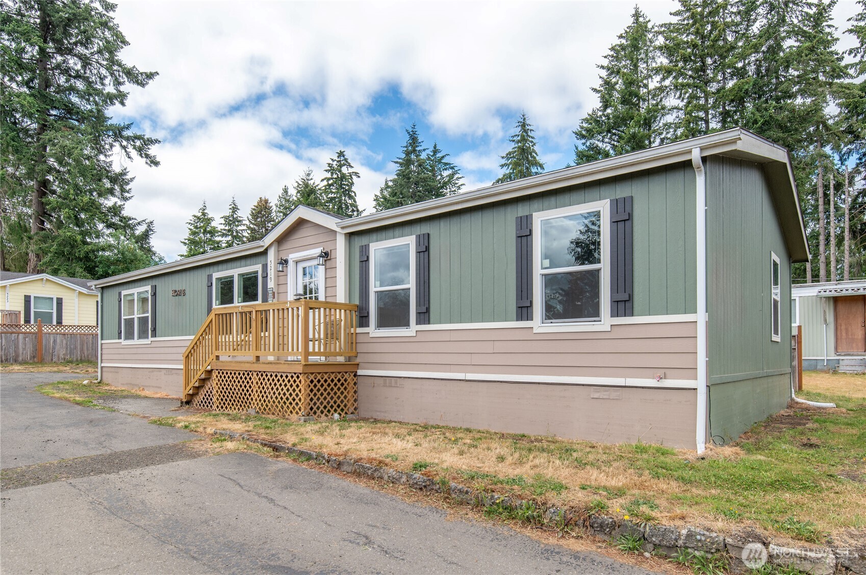 5219 5th Street Property Photo 1