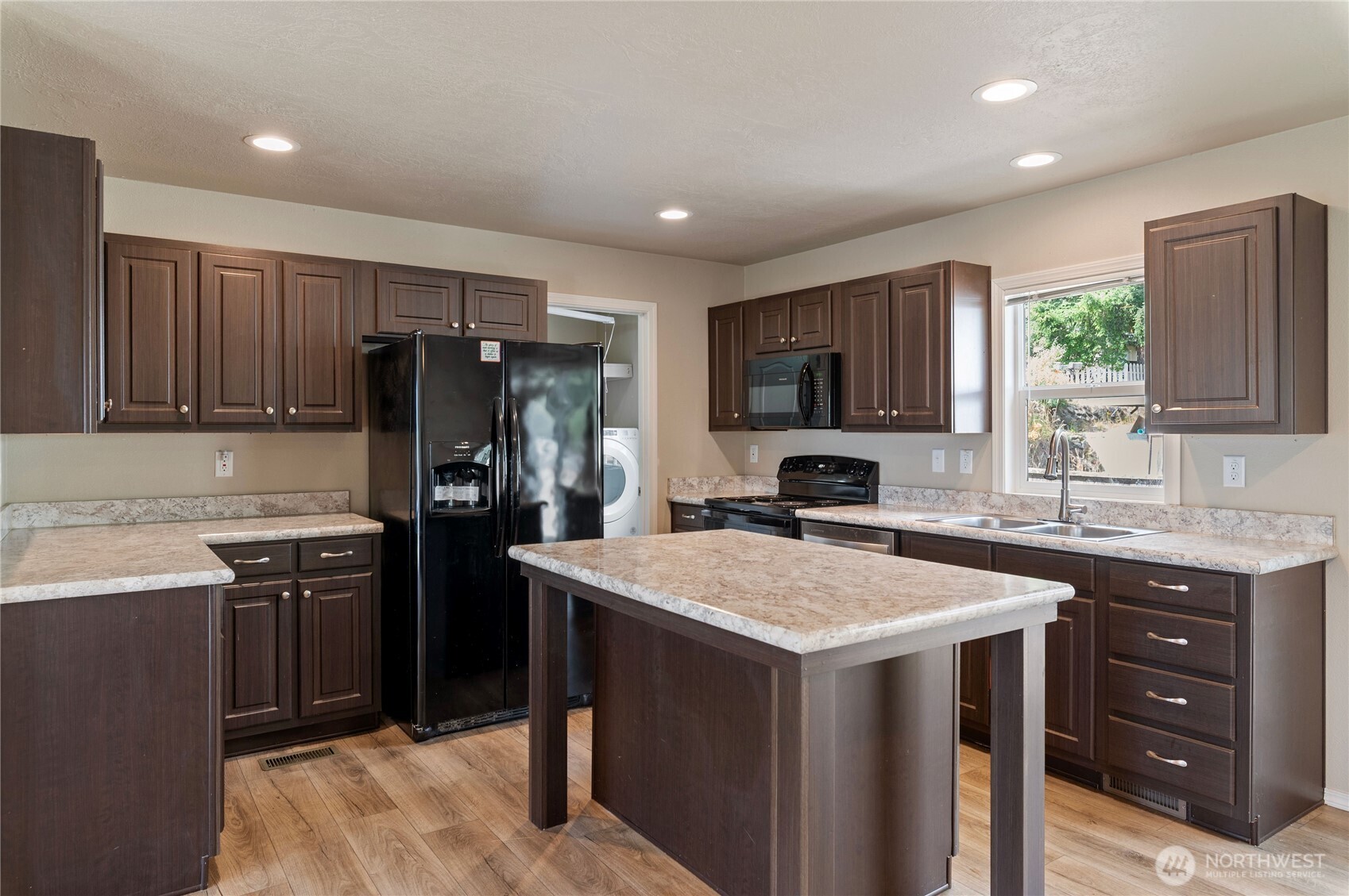 5219 5th Street Property Photo 2