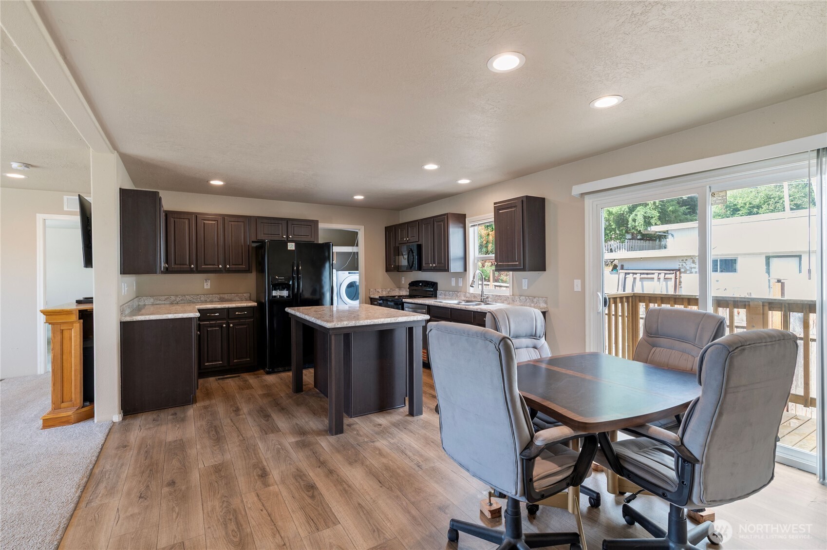 5219 5th Street Property Photo 4