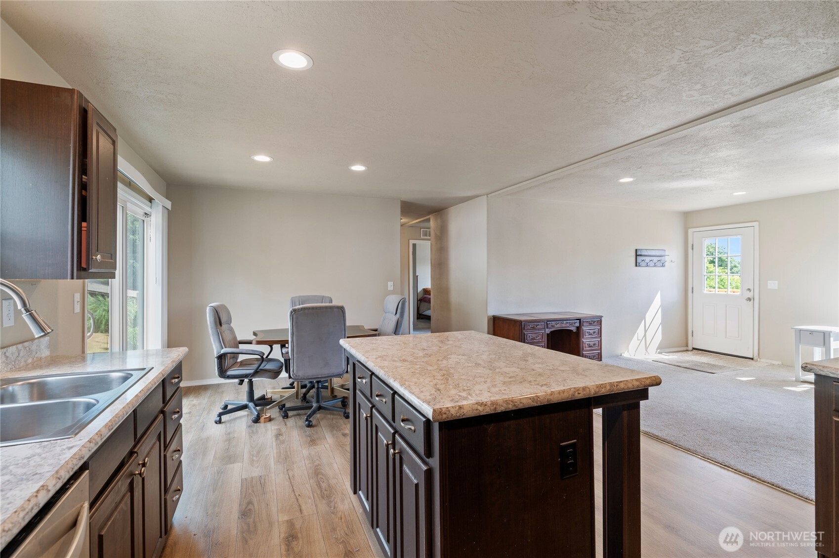 5219 5th Street Property Photo 5