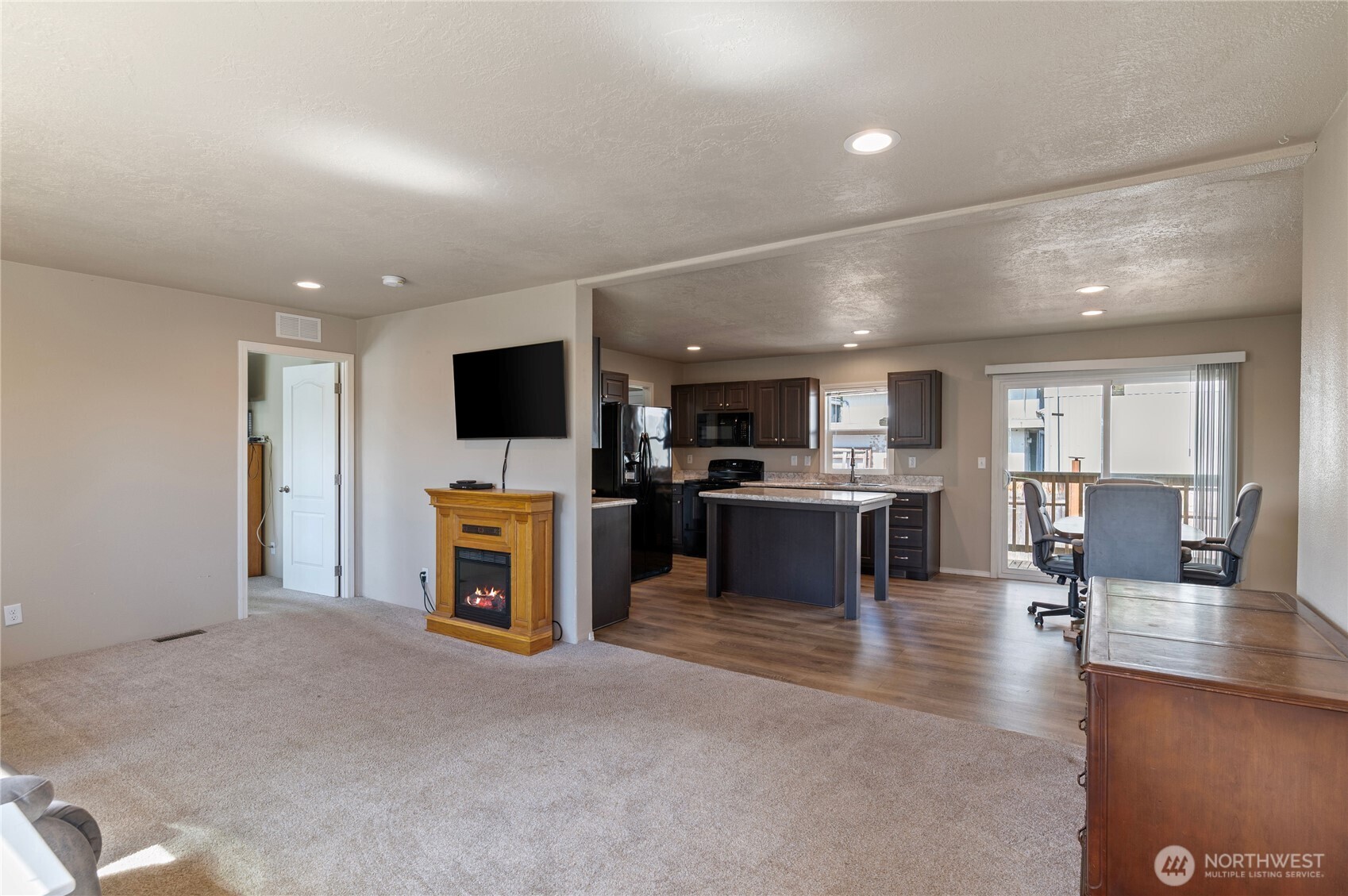 5219 5th Street Property Photo 8