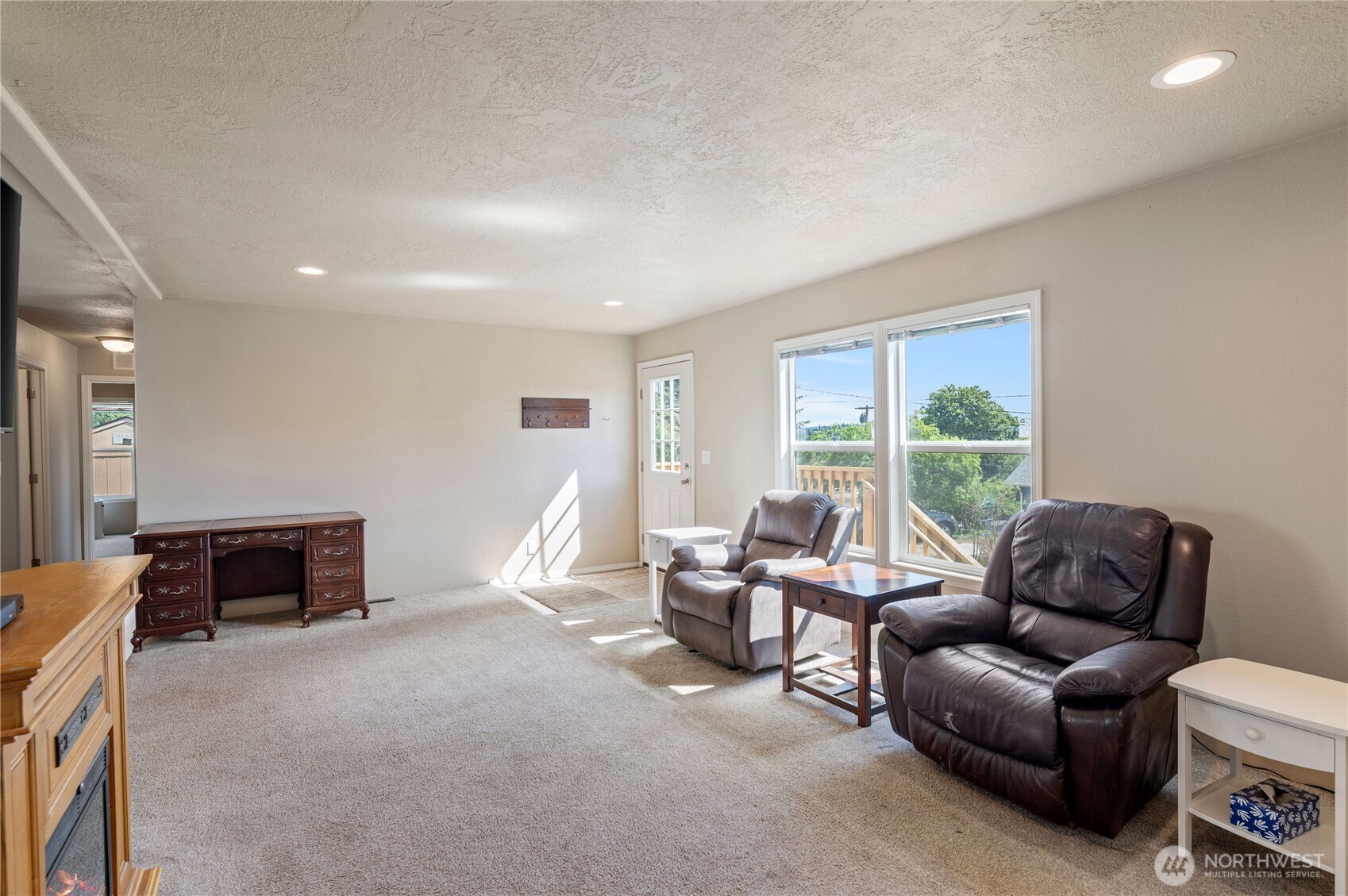 5219 5th Street Property Photo 9