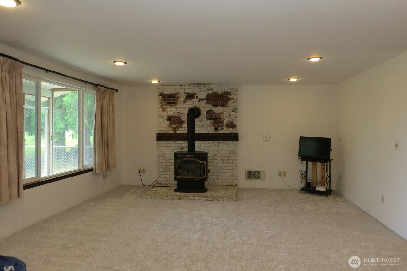 237 Dolphin Avenue Property Photo 3