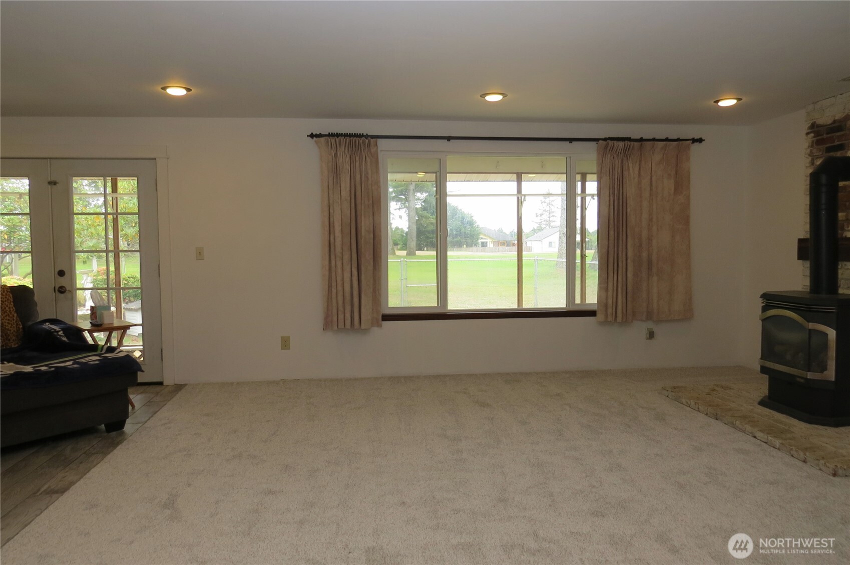 237 Dolphin Avenue Property Photo 4