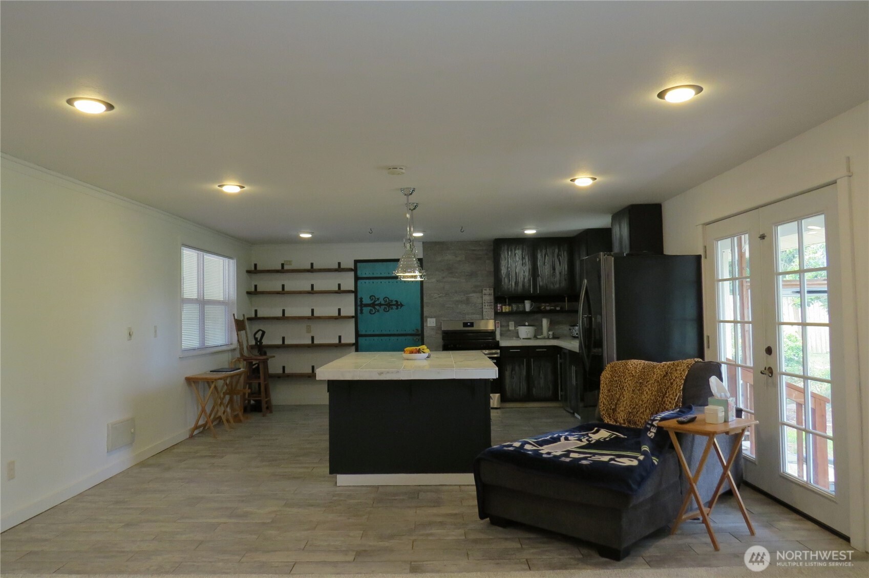 237 Dolphin Avenue Property Photo 6