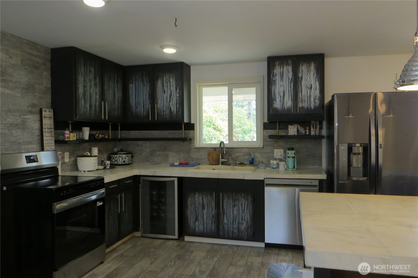 237 Dolphin Avenue Property Photo 8