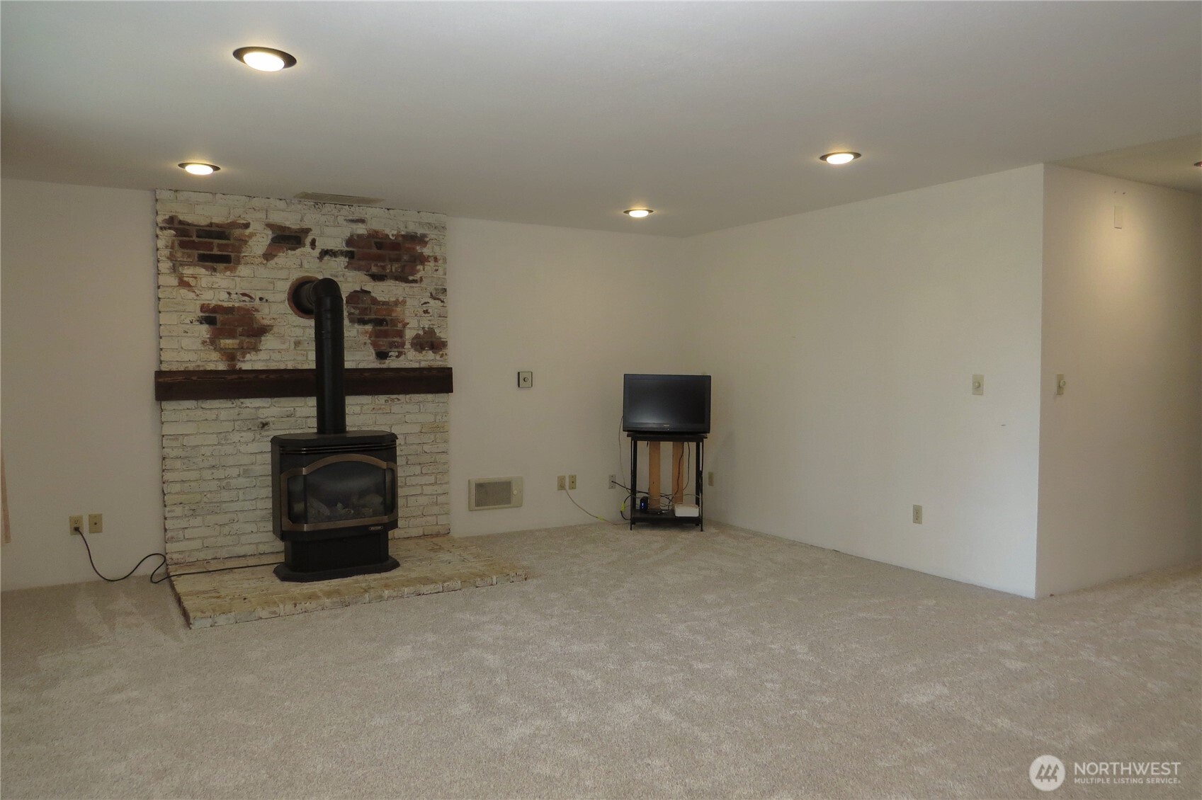 237 Dolphin Avenue Property Photo 9