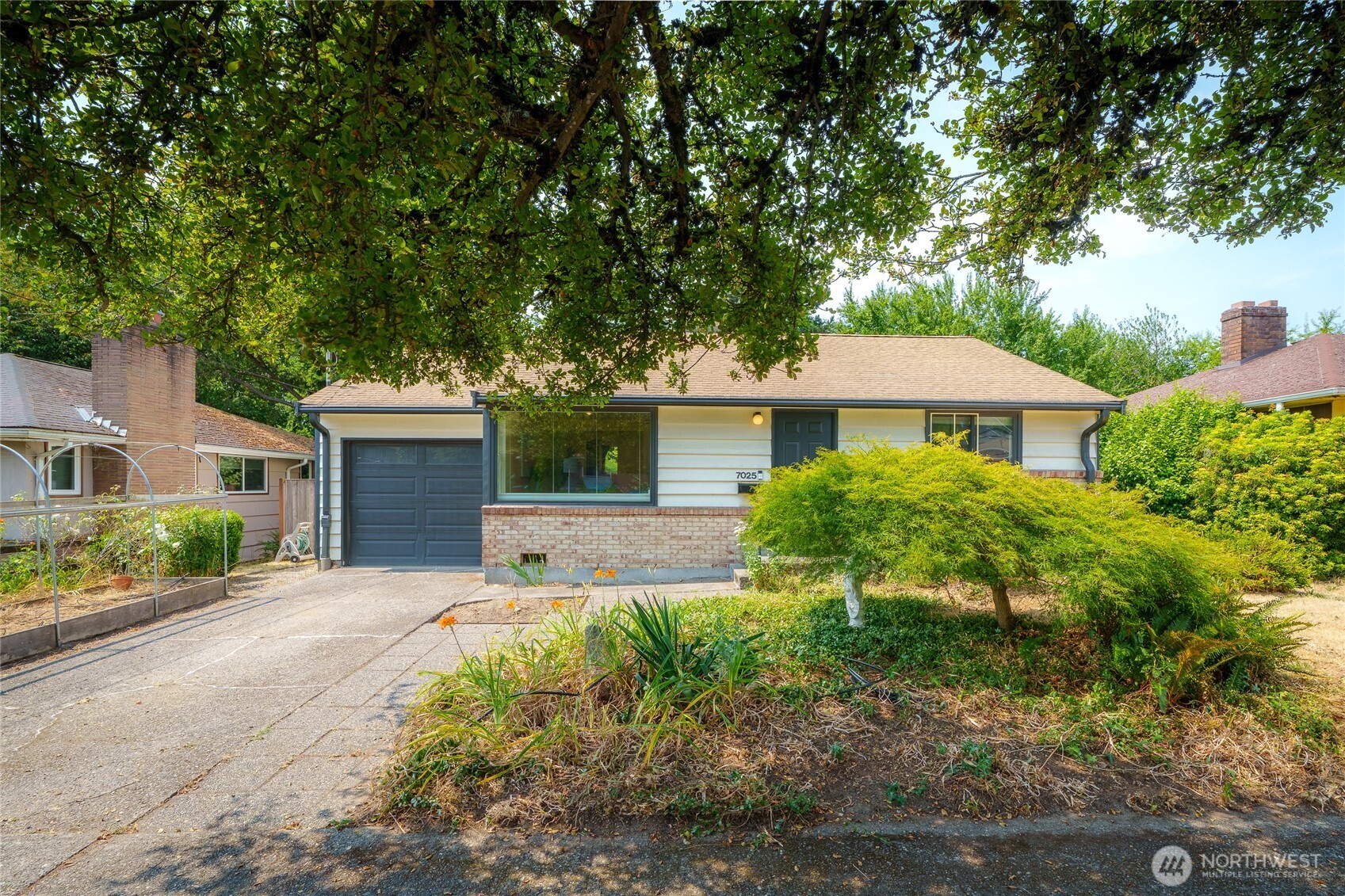 7025 25th Avenue Property Photo 1