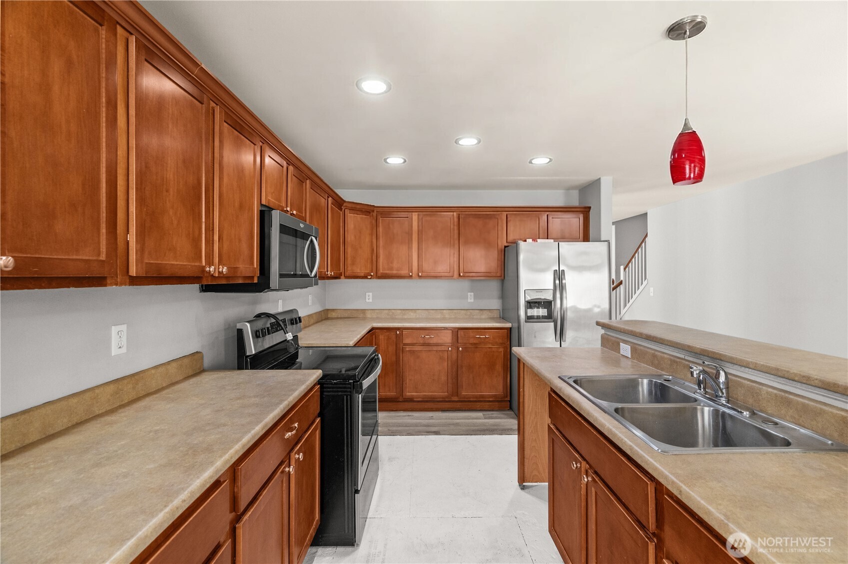 9520 187th Street Ct Property Photo 6