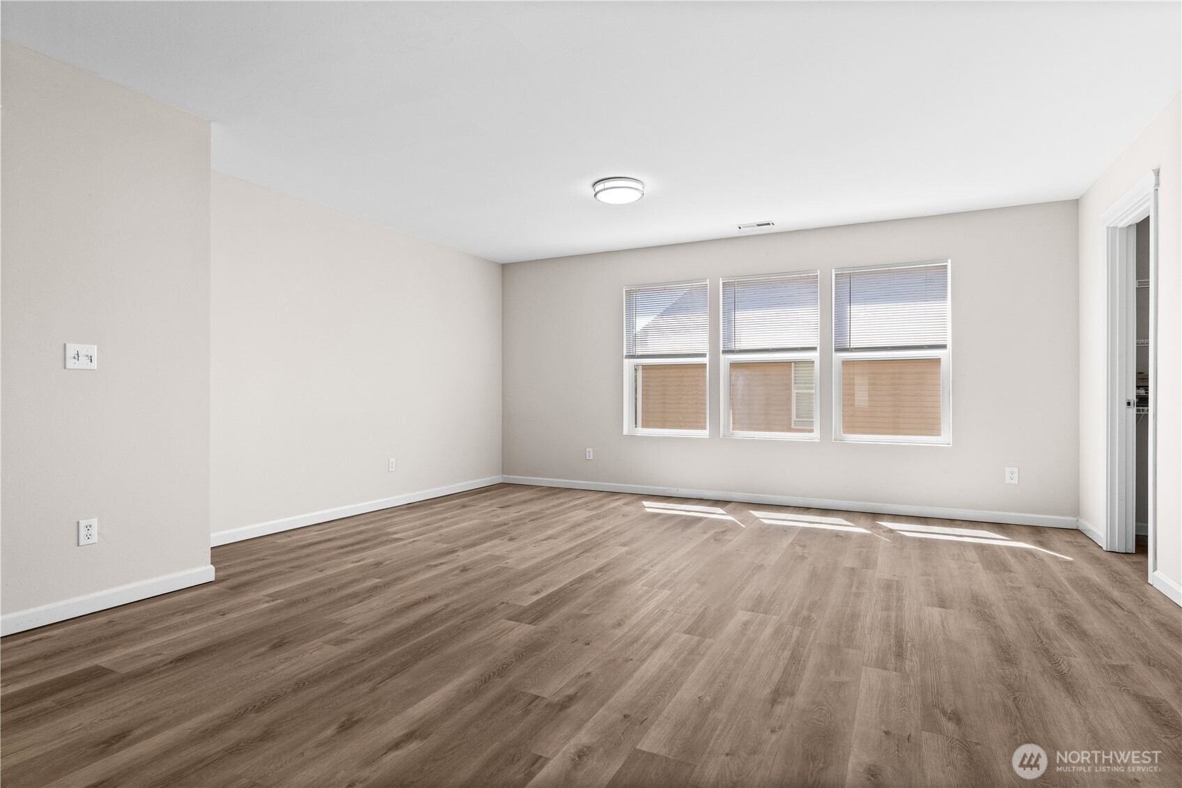 9520 187th Street Ct Property Photo 13