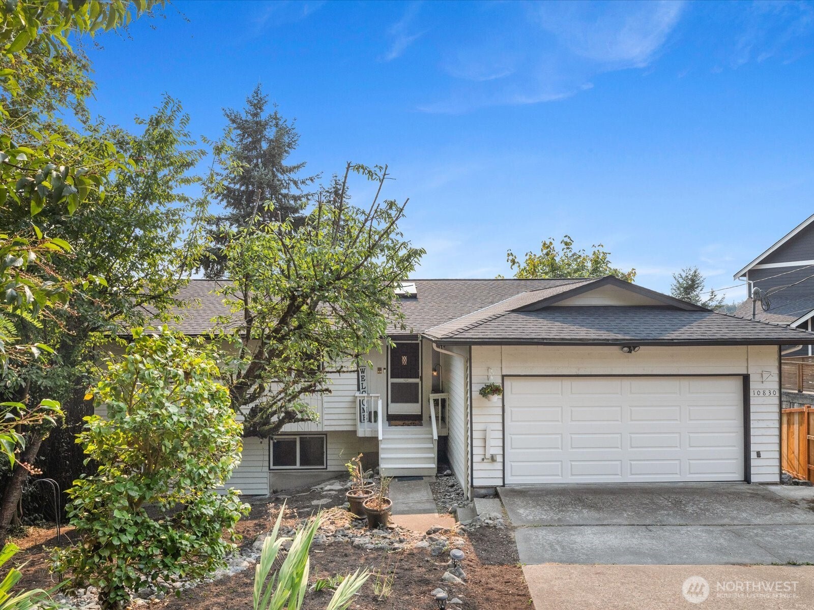 10830 Lake View Drive Property Photo 3