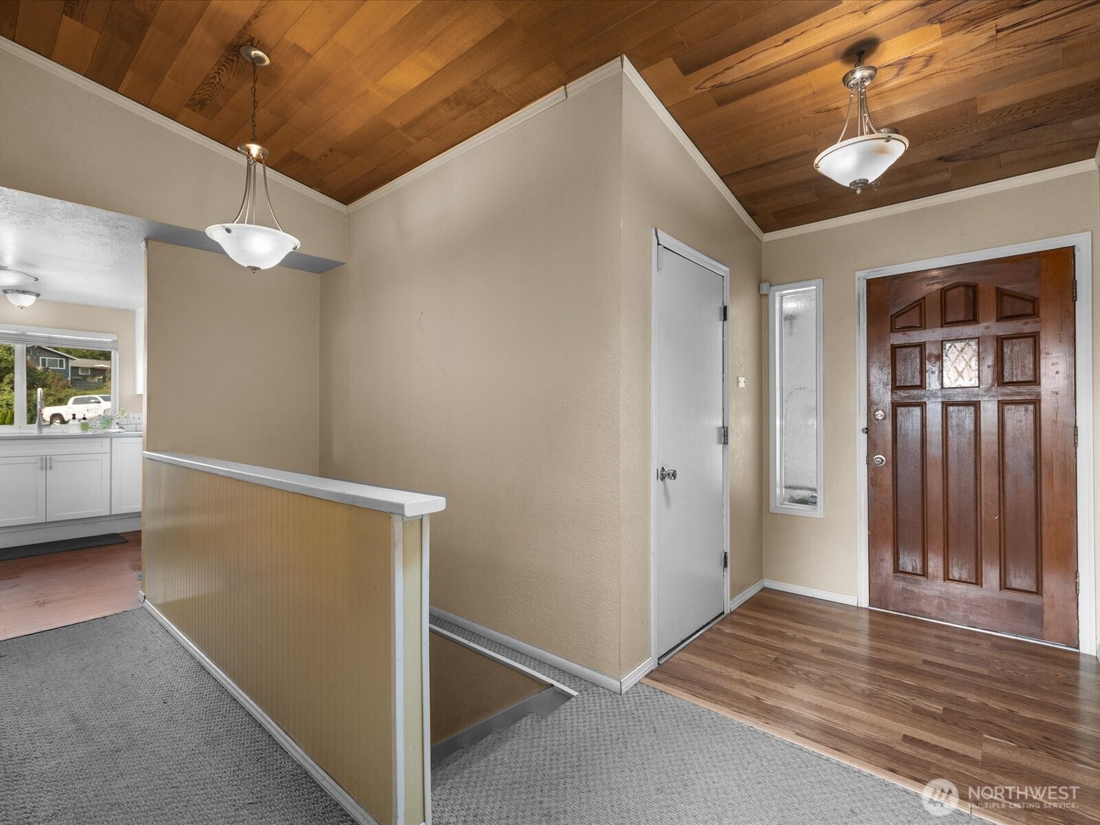 10830 Lake View Drive Property Photo 6