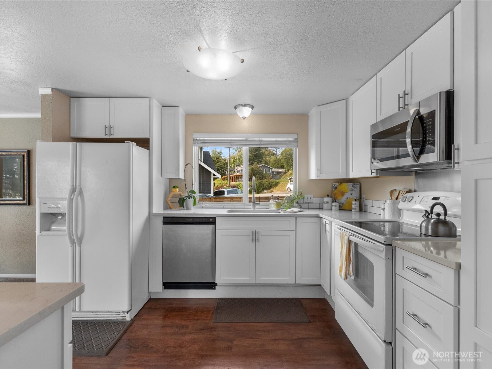 10830 Lake View Drive Property Photo 14