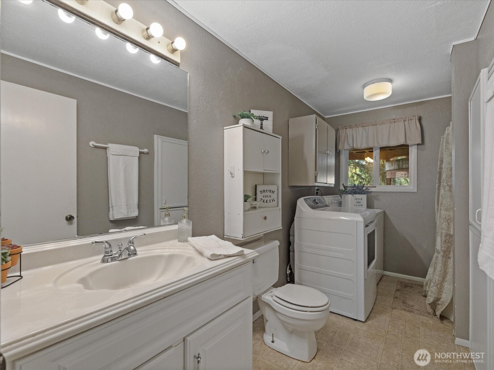 10830 Lake View Drive Property Photo 26
