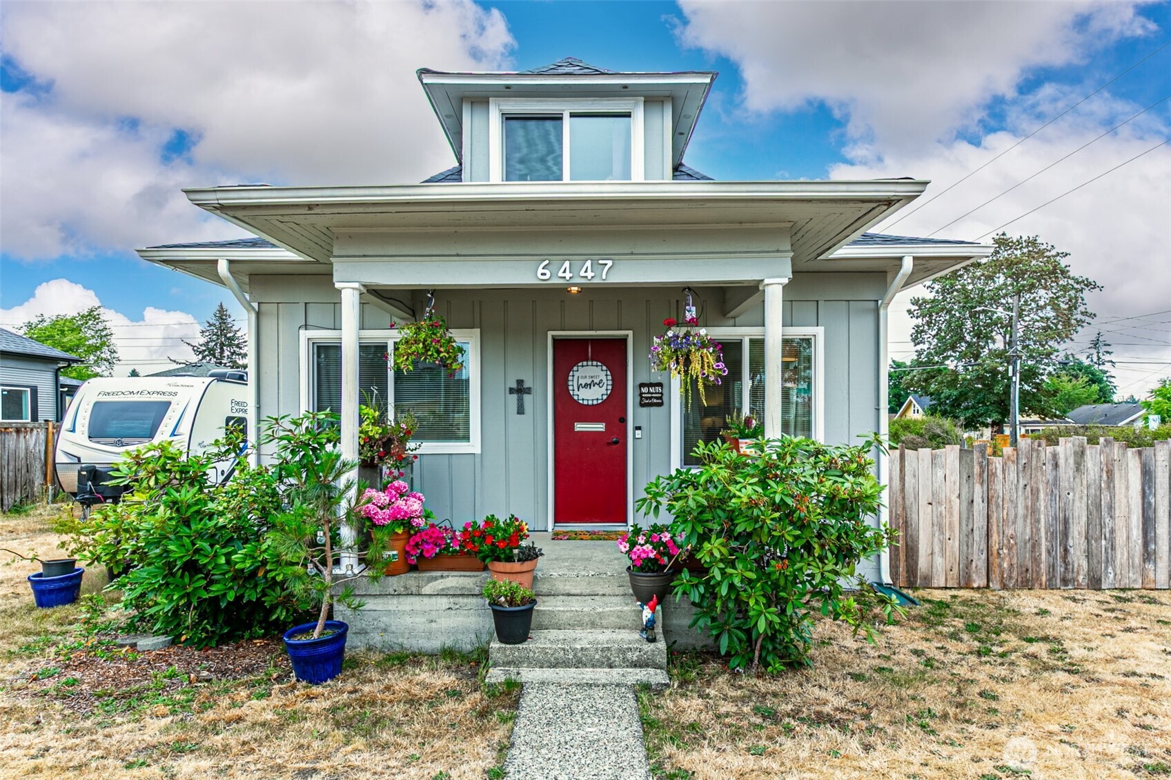 6447 S Warner Street Property Photo 2