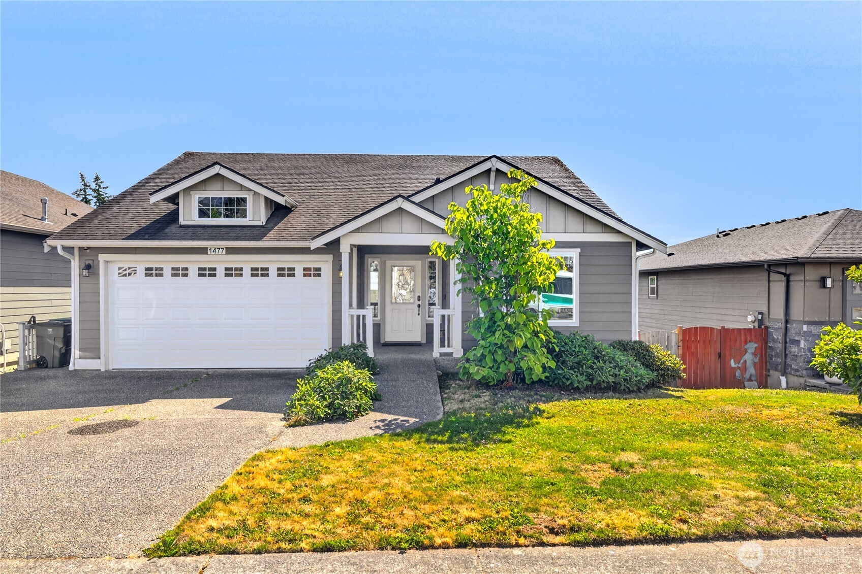 1477 W Gateway Heights Loop Property Photo 1