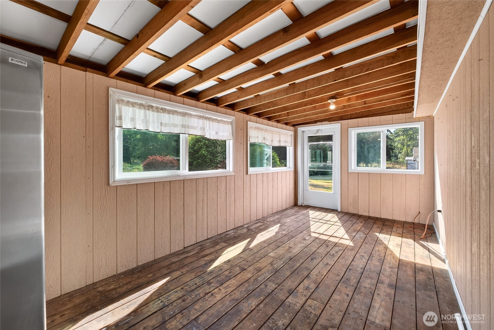10104 48th Avenue Property Photo 4