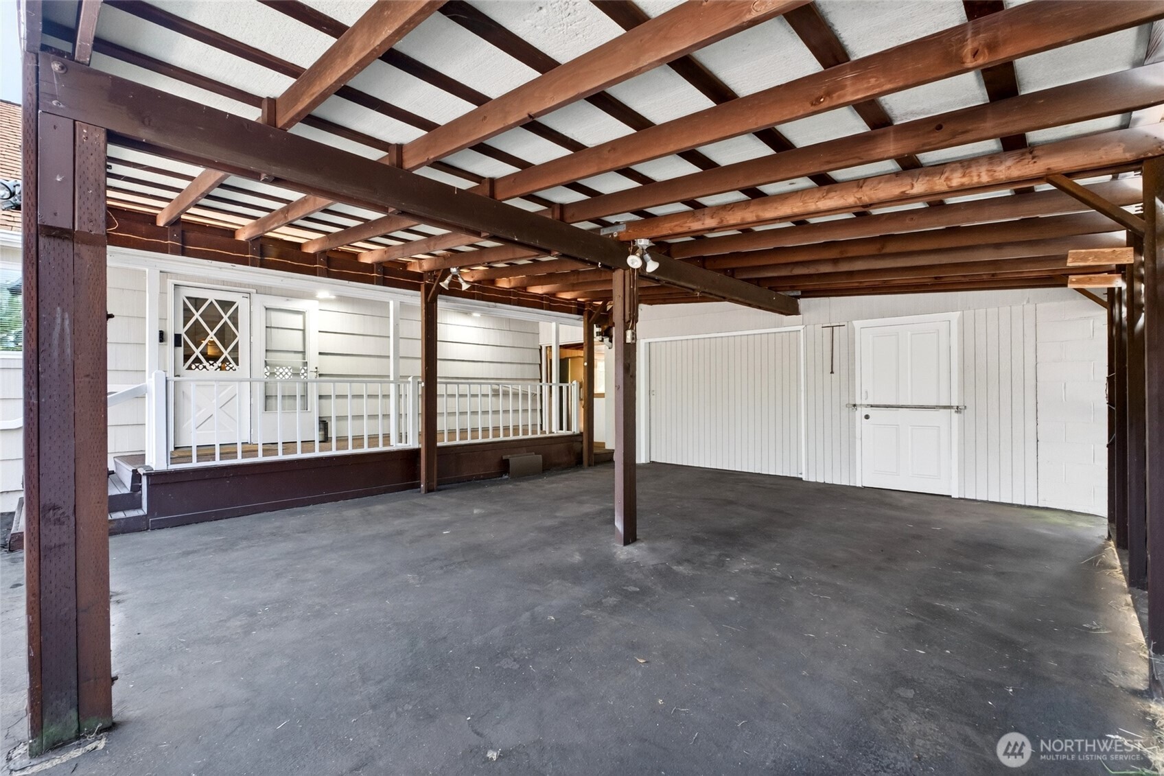 10104 48th Avenue Property Photo 5
