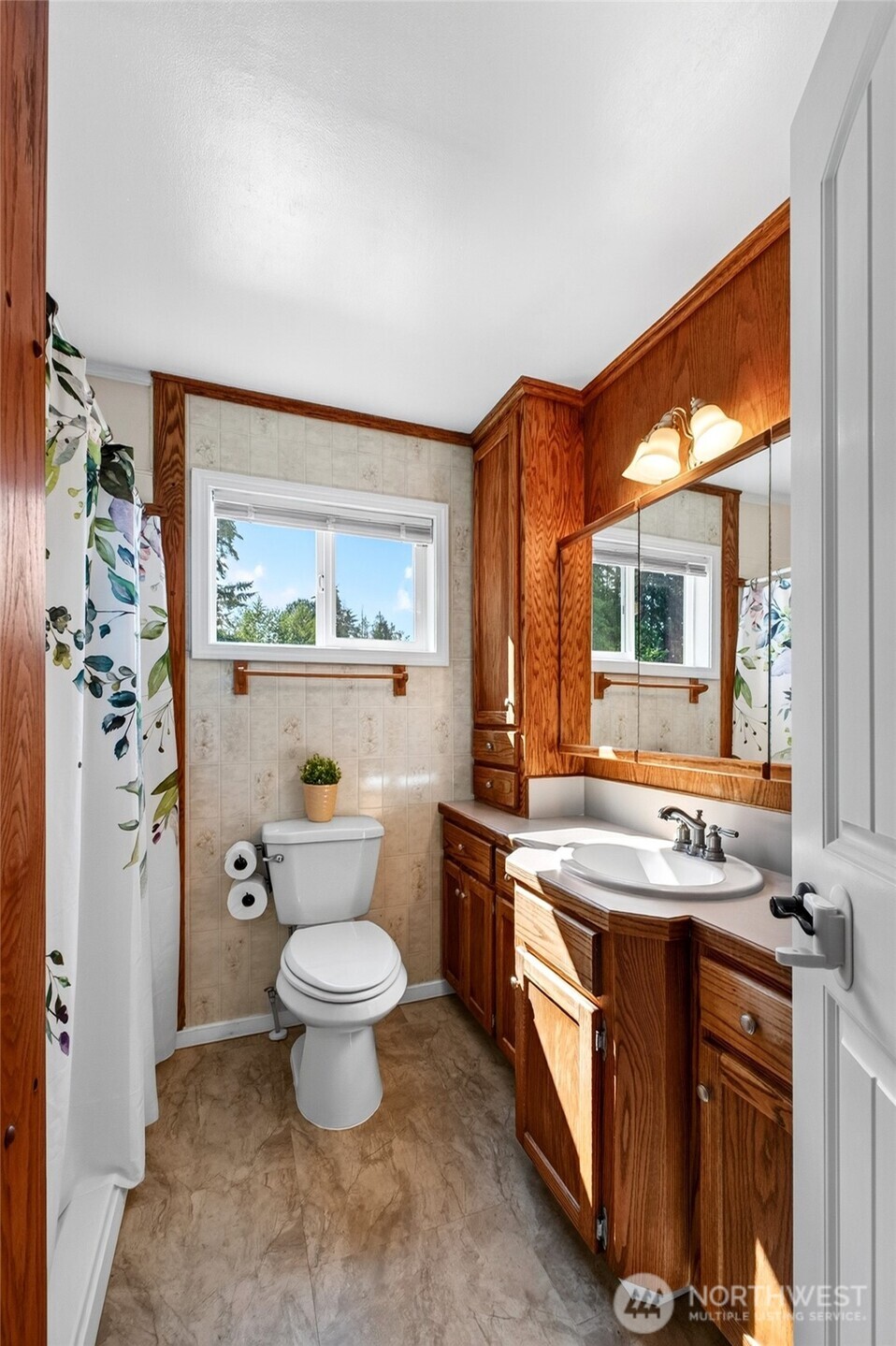 10104 48th Avenue Property Photo 16