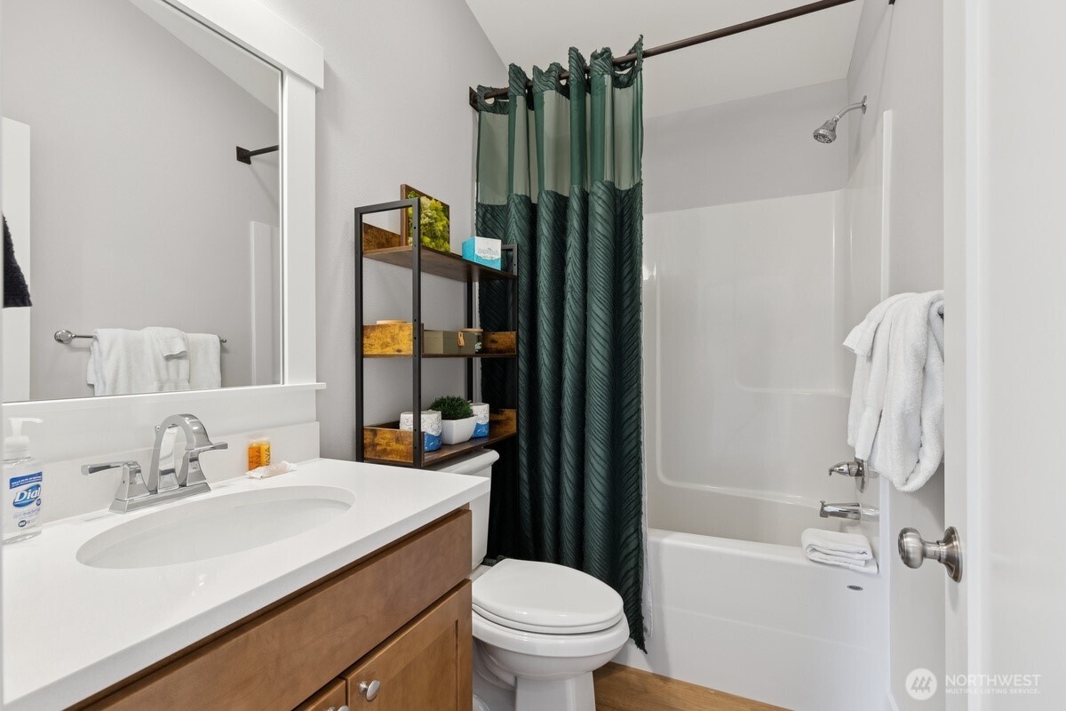 64 Bungalow Loop Property Photo 15