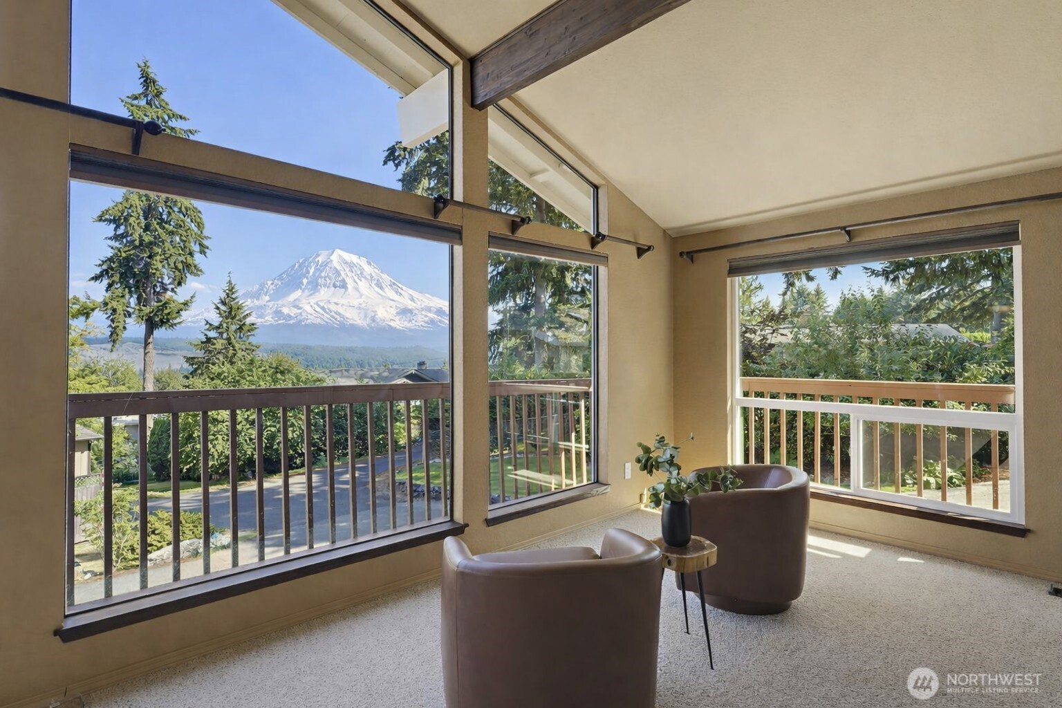 13807 Military Road Property Photo 4