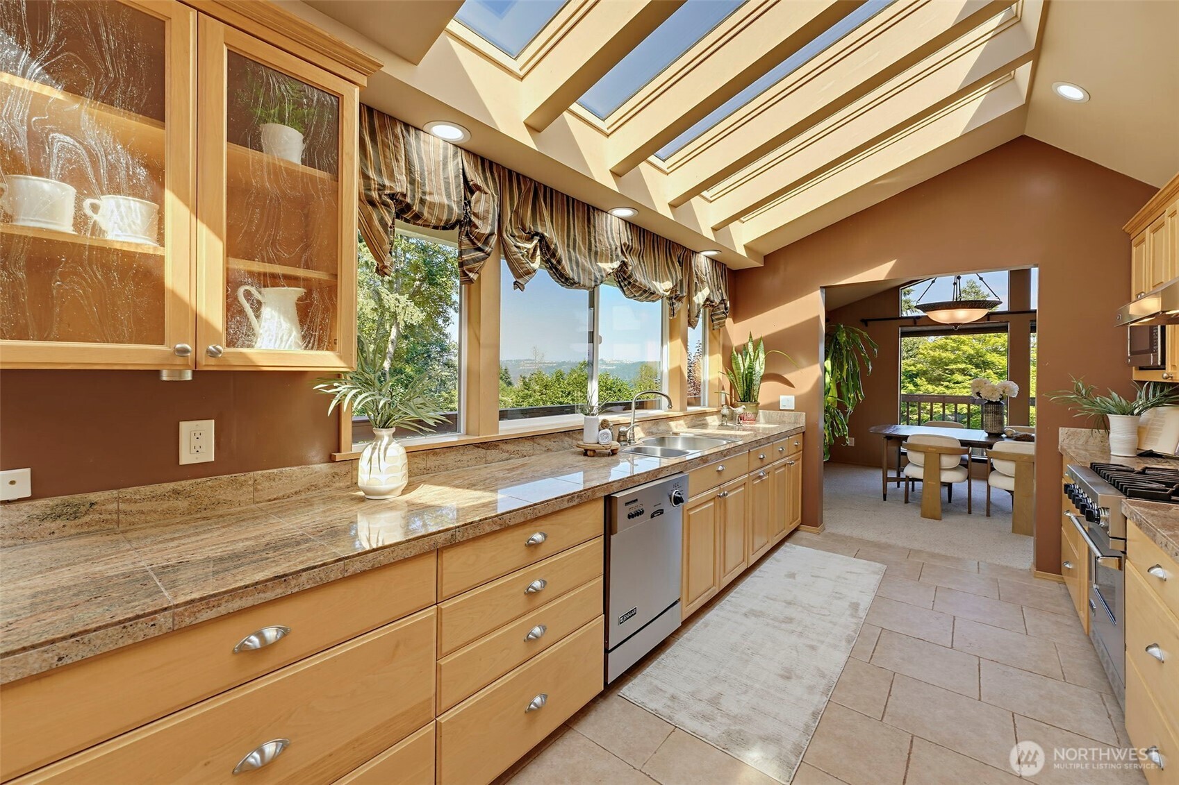 13807 Military Road Property Photo 12