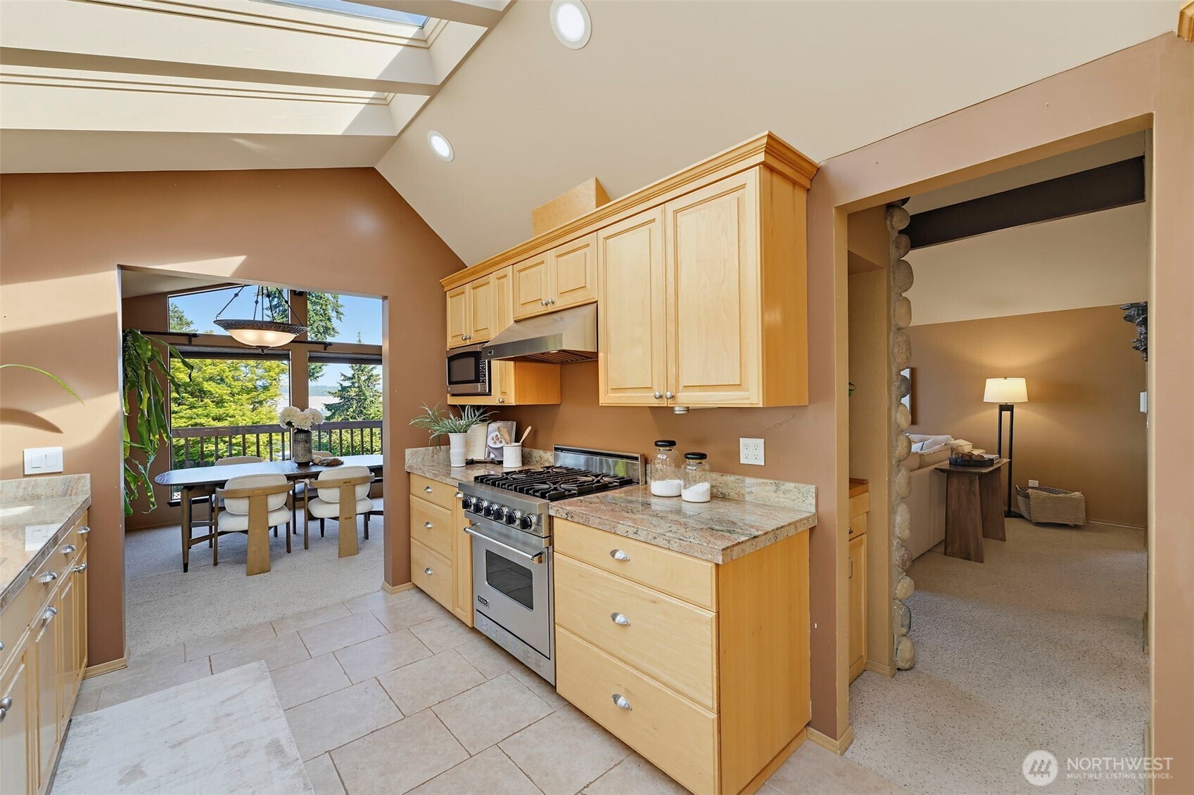 13807 Military Road Property Photo 13