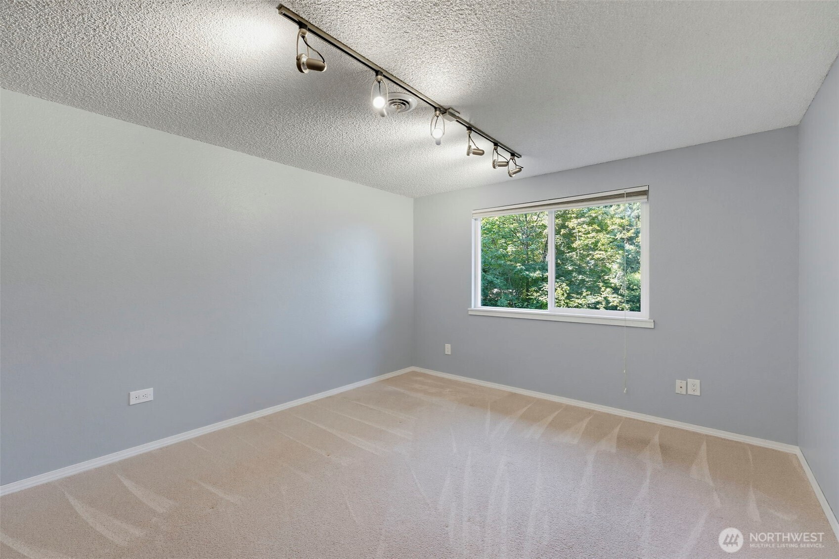13807 Military Road Property Photo 26