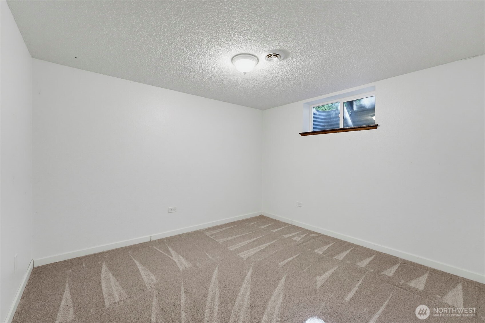 13807 Military Road Property Photo 27